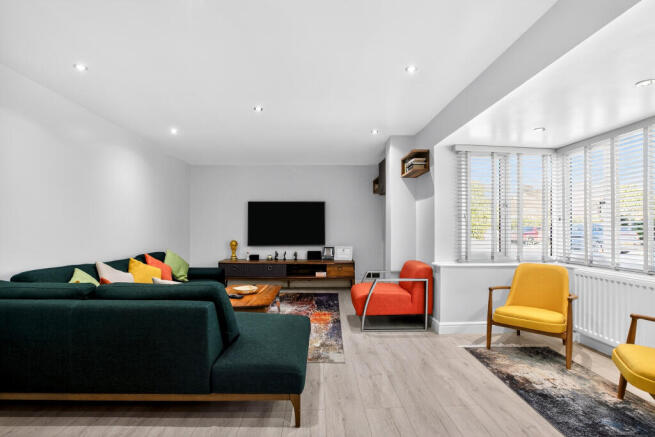 4 bed Detached for sale Image 8