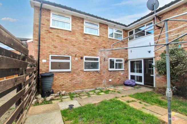 4 Spring Rise, Chelmsford, Essex, CM2 8SQ photo 2