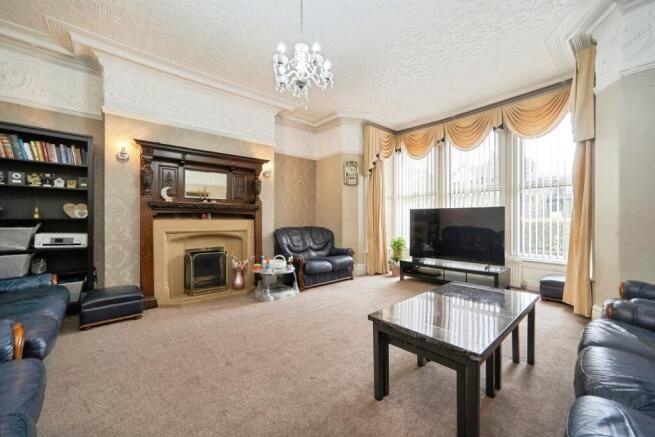 7 bed Semi-Detached for sale Image 5
