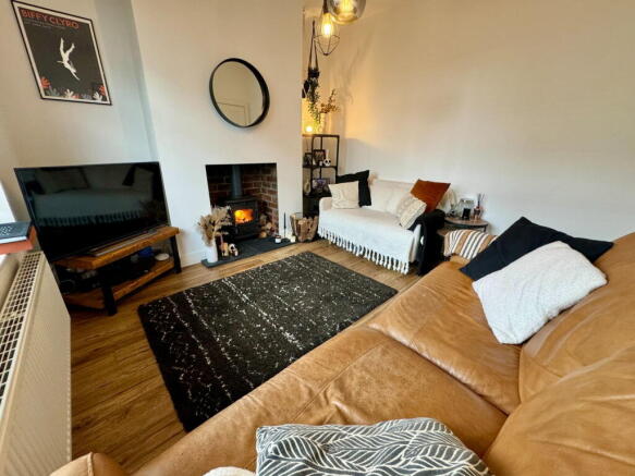 3 bed Semi-Detached for sale Image 10