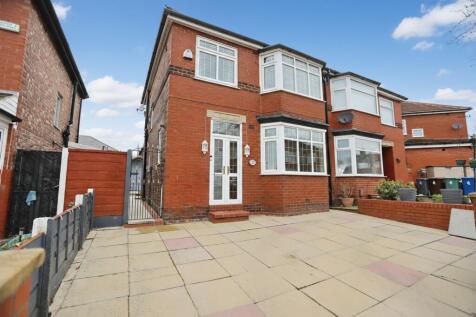 Pine Avenue, Whitefield, M45