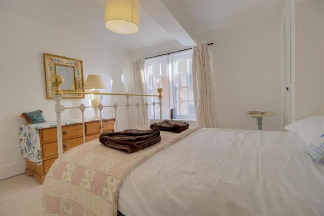 Bedroom 2 .2.jpg