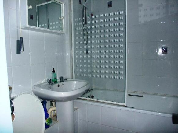 BATHOOM