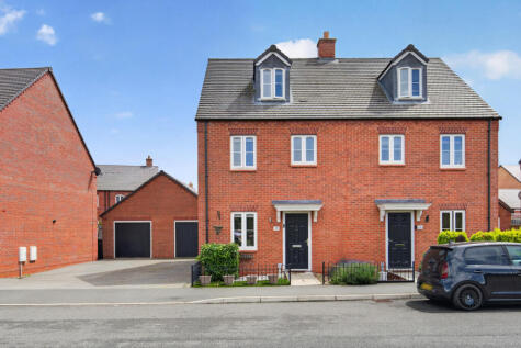 Holdenby Drive, Raunds, NN9