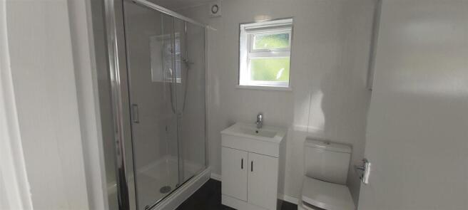 4 bed House Share to rent Image 7