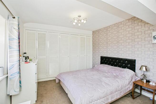 3 bed Terraced for sale Image 11