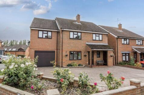 Mercia Avenue, Charlton, SP10 4HA