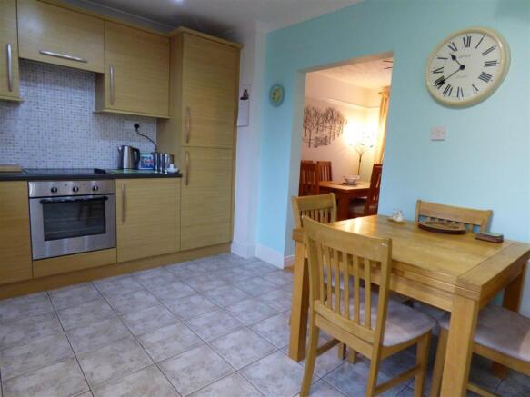 KITCHEN/BREAKFAST ROOM