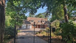 34, Dudsbury Avenue, Ferndown BH22 8DU