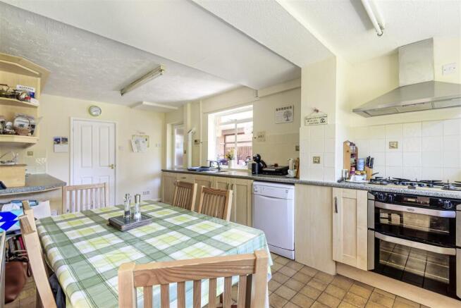  breakfast room