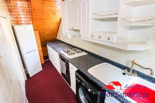 FITTED KITCHEN