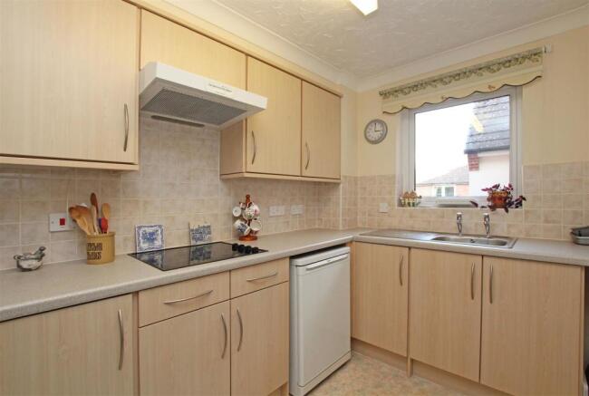 42BC - Kitchen 1.jpg