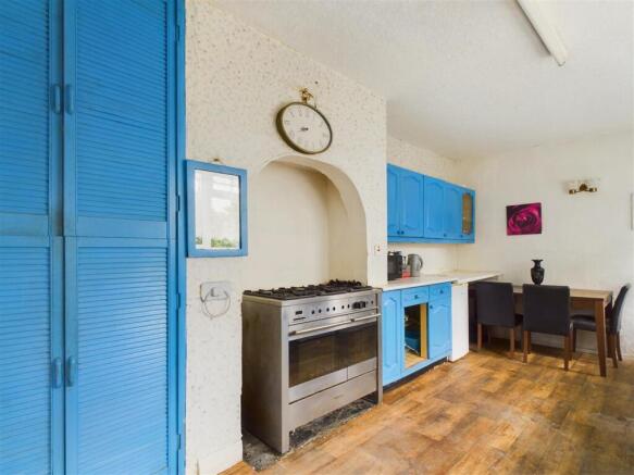 BREAKFAST KITCHEN