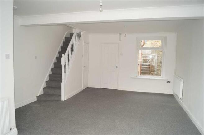 OPEN PLAN LOUNGE