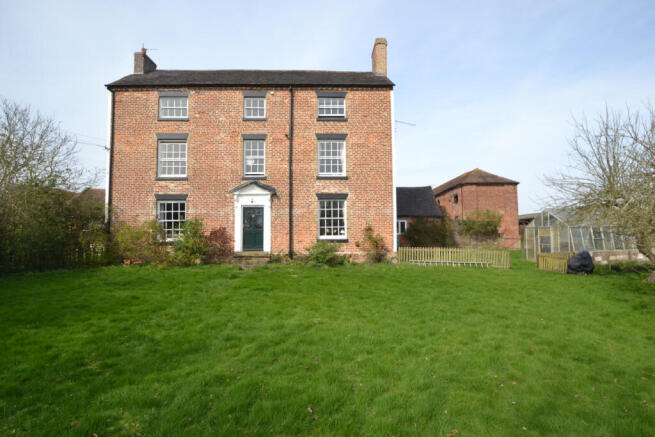 Four Bedroom Farmhouse near Broseley