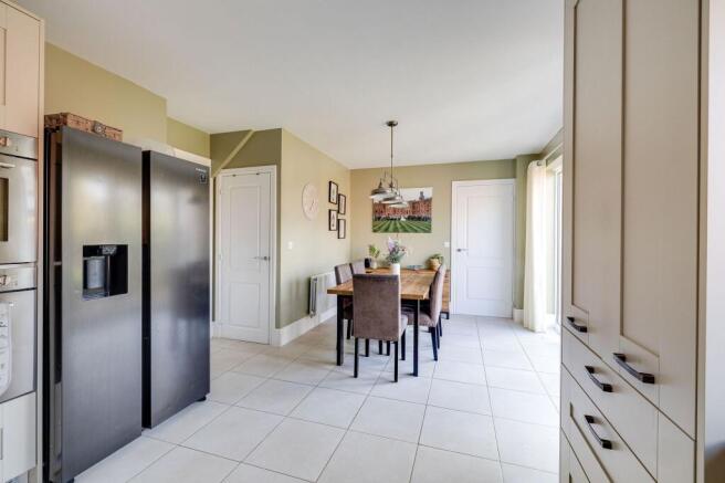 Normandy Crescent, Saighton, CH3 photo 4