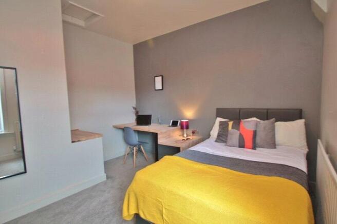 3 bed Not Specified to rent Image 6