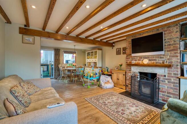 Sitting Room/Dining Room