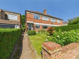 32, Meadway Gardens, Ruislip HA4 7QP