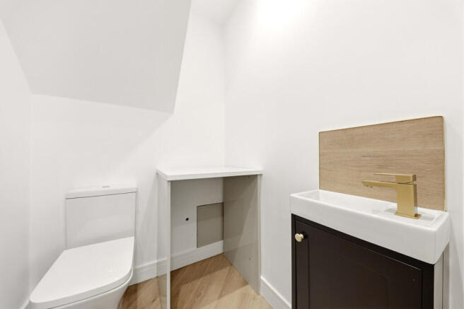 4 bed Semi-Detached for sale Image 10