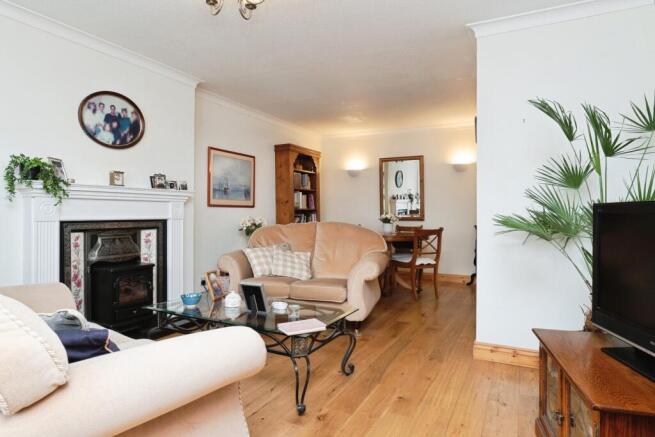 2 bed Semi-Detached Bungalow for sale Image 8