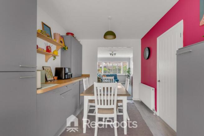 3 bed Semi-Detached for sale Image 9
