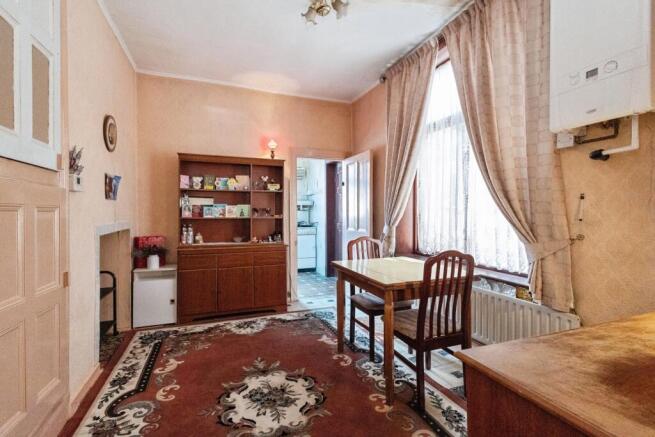 4 bed Semi-Detached for sale Image 6