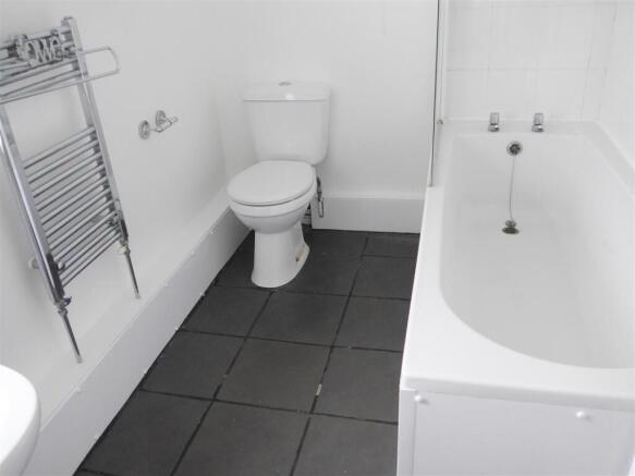 1 Church Green bathroom.JPG