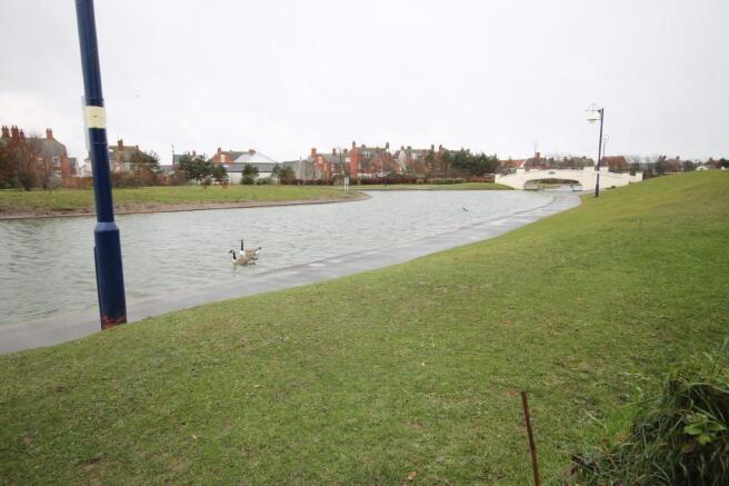 Queens Park Lake