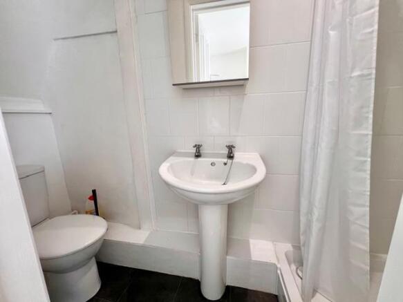 3 bed House to rent Image 7