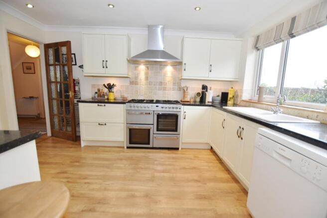 Kitchen/Breakfast Rm