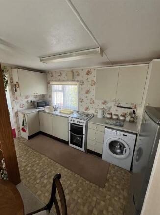 Lynwood Park, Warton, Preston, PR4 1XJ photo 4
