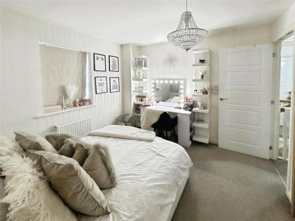 4 bed Detached to rent Image 12