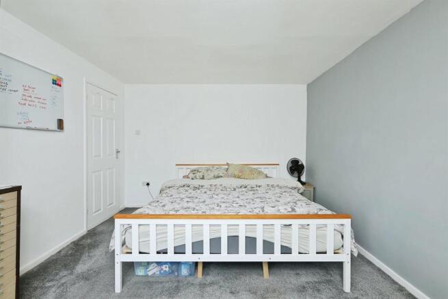2 bed Apartment for sale Image 10