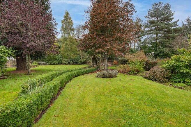 Garden, Brindles