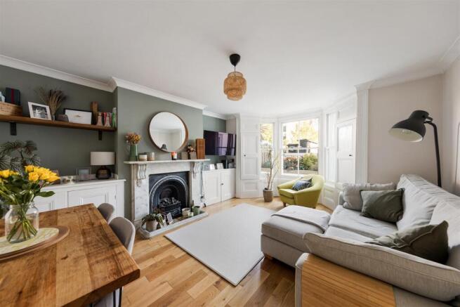 Grosnevor Road, E11