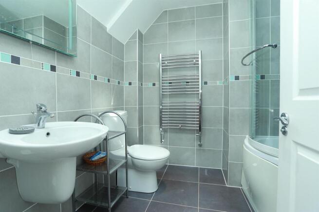 EN SUITE