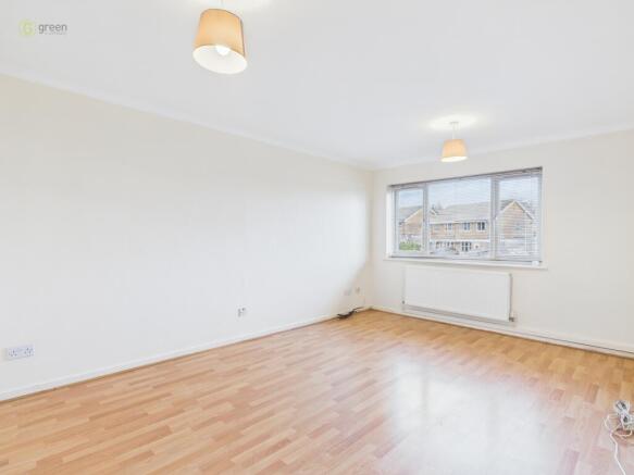 cam04914g0pr0332still002