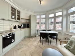 Flat 2, Tiverton Mansions, Gray's Inn Road, London WC1X 8AZ
