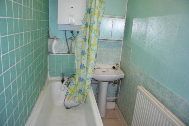 2nd Fl Bathroom