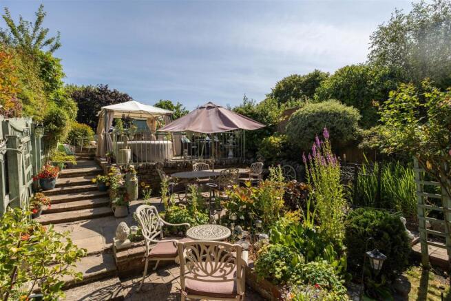 3 bed Terraced for sale Image 7