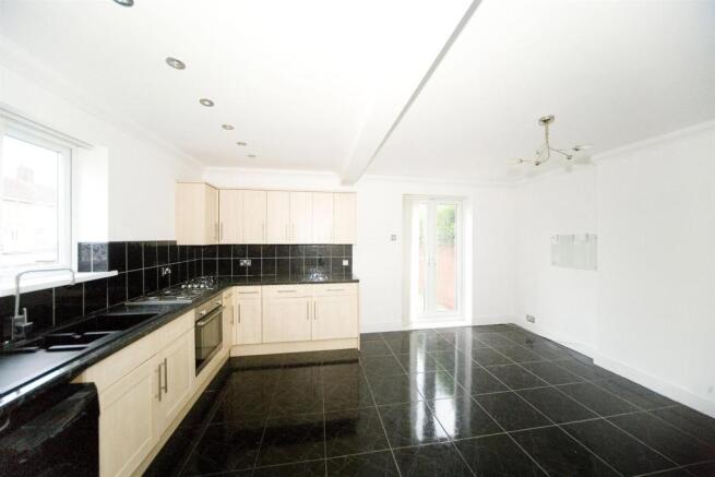 Kitchen/Dining room