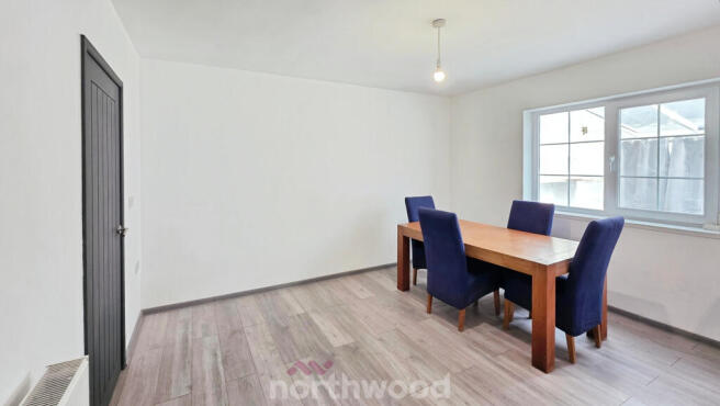 3 bed Semi-Detached for sale Image 8