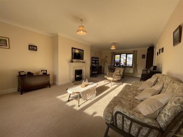 ANOTHER ROOM ASPECT