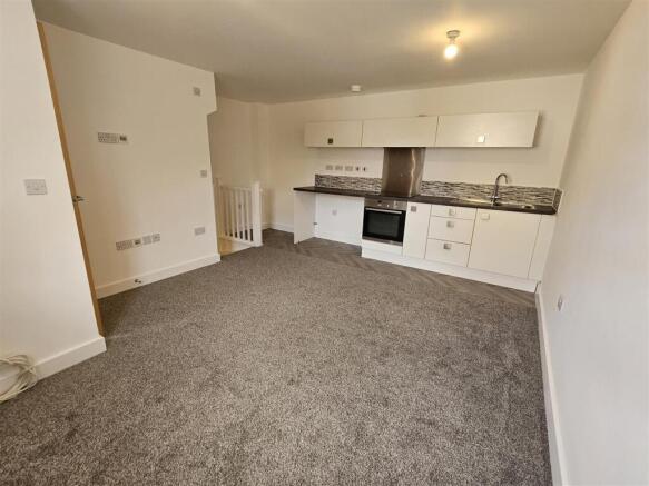 2 bed Town House for sale Image 7