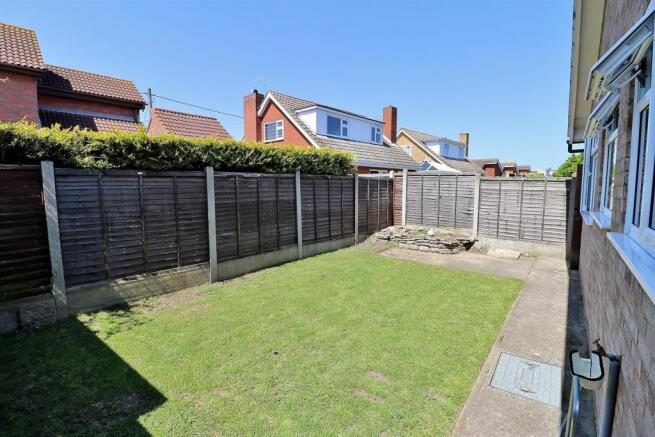 Rear garden 1.jpg