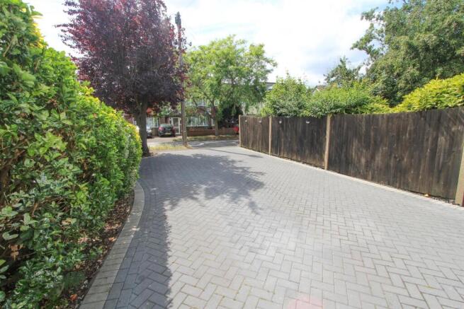 driveway.jpg