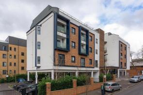 Flat 19, 76 Grove House, Sidmouth Avenue, Isleworth TW7 4FQ