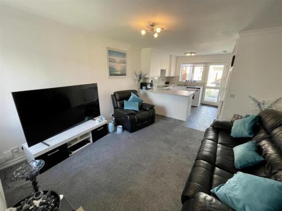 Lounge / Kitchen