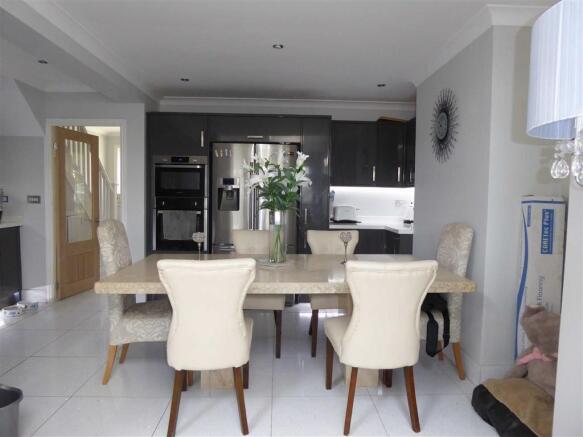 Open Plan Dining Kitchen: